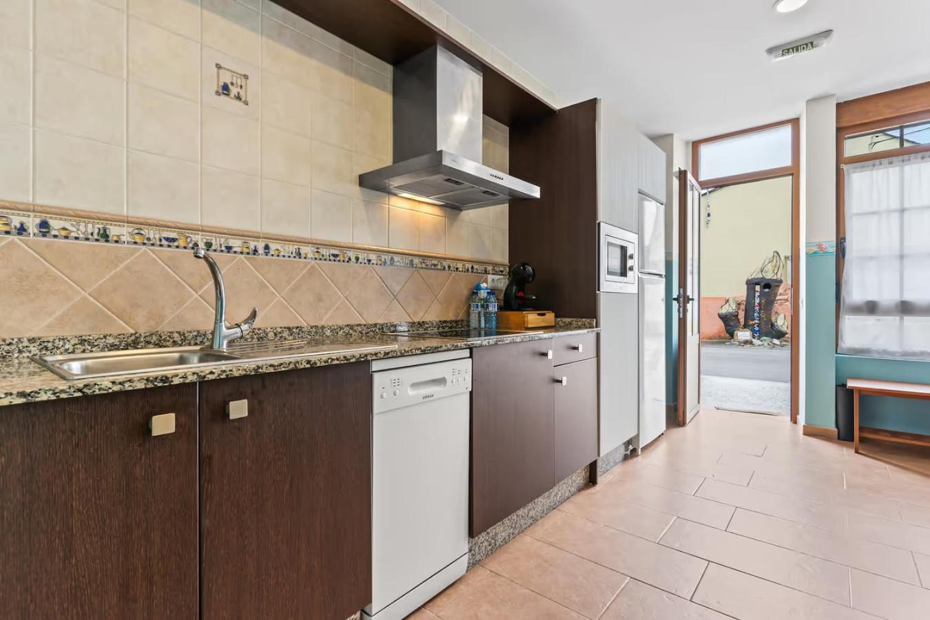 Apartamentos Turisticos As Cetareas Rinlo Bilik gambar