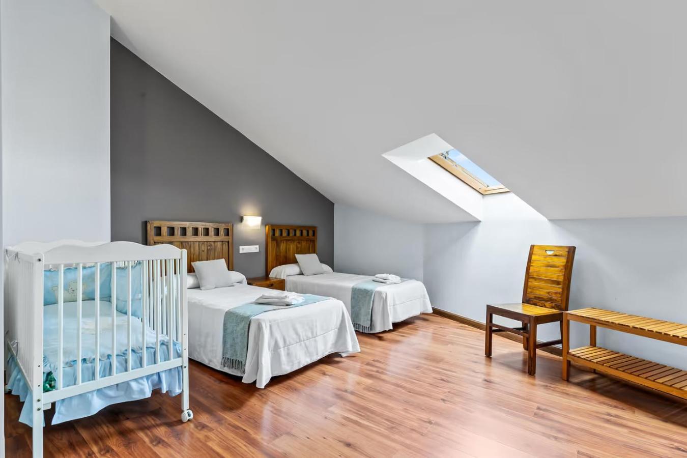 Apartamentos Turisticos As Cetareas Rinlo Bilik gambar