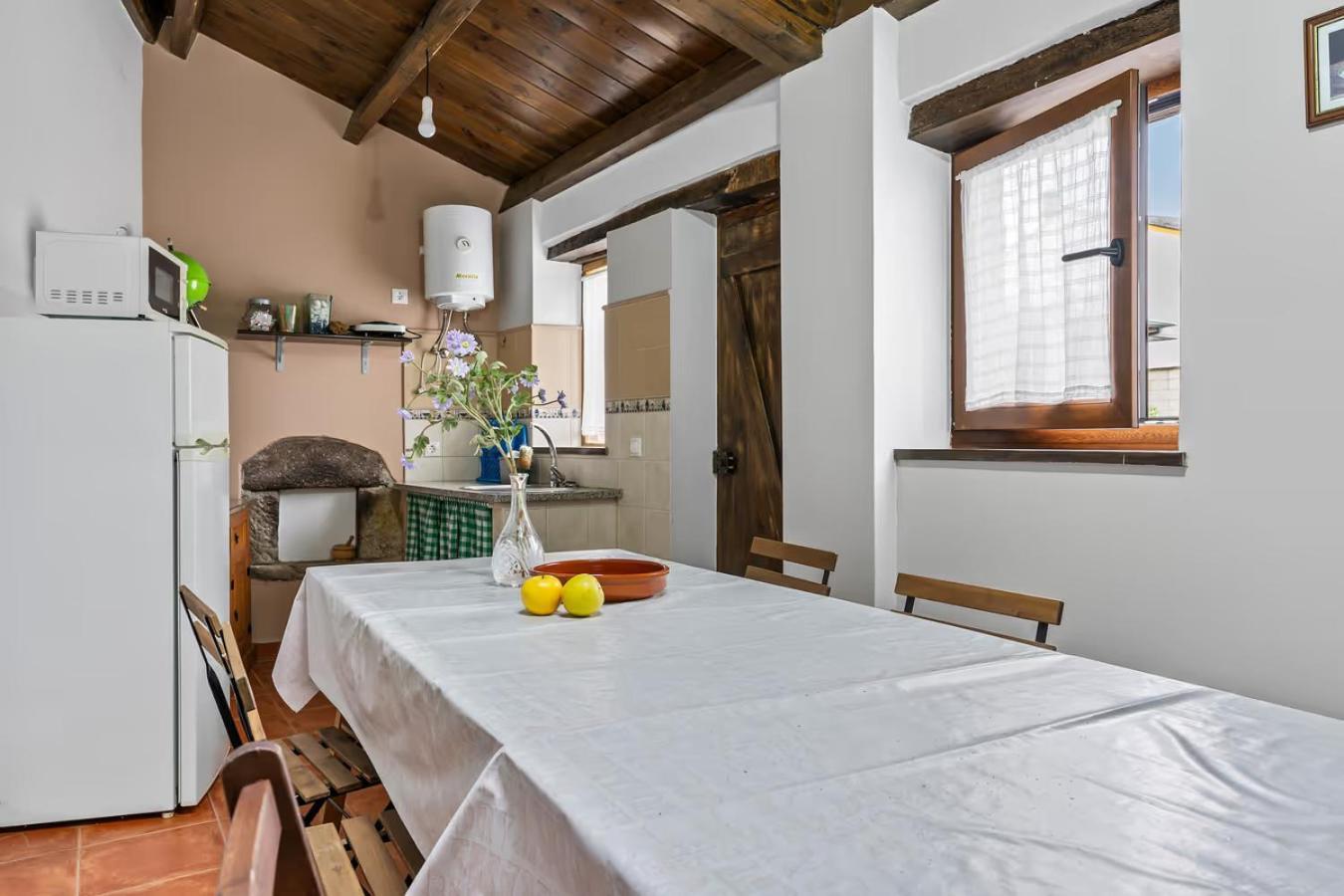 Apartamentos Turisticos As Cetareas Rinlo Luaran gambar