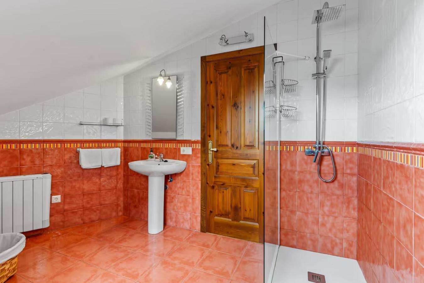 Apartamentos Turisticos As Cetareas Rinlo Bilik gambar